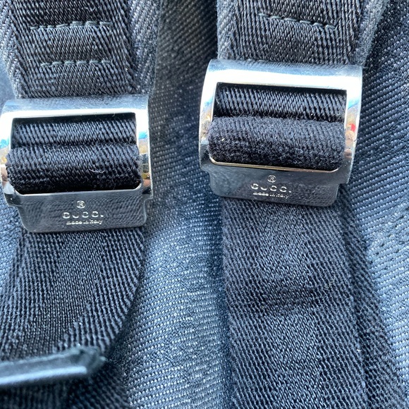 Gucci bag basically new !!! - Picture 2 of 4